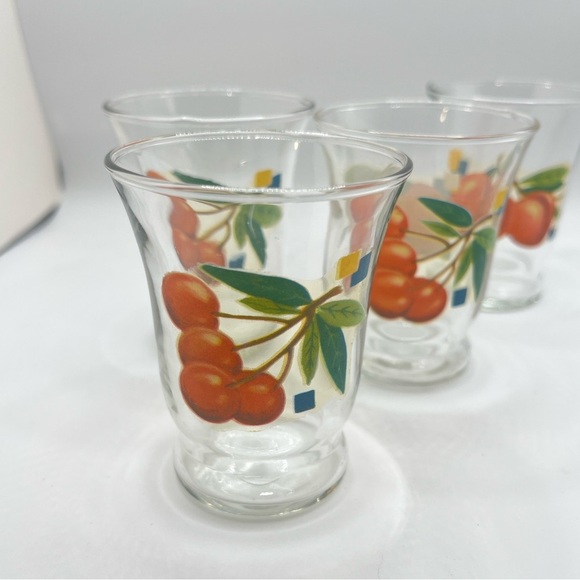 Vintage Mid-Century Cherry Fruit Pattern Cordial Shot Glasses- set of 4 - Picture 3 of 8